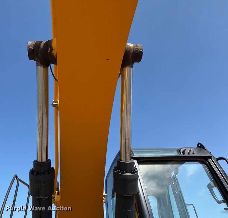 image for item EP0533 JCB JS220LC excavator