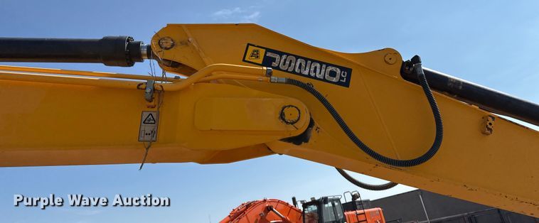 image for item EP0533 JCB JS220LC excavator