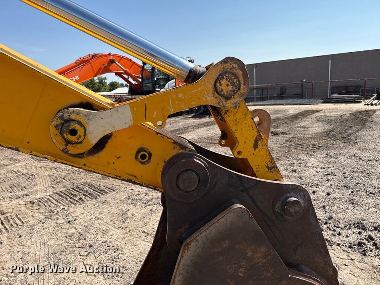 image for item EP0533 JCB JS220LC excavator