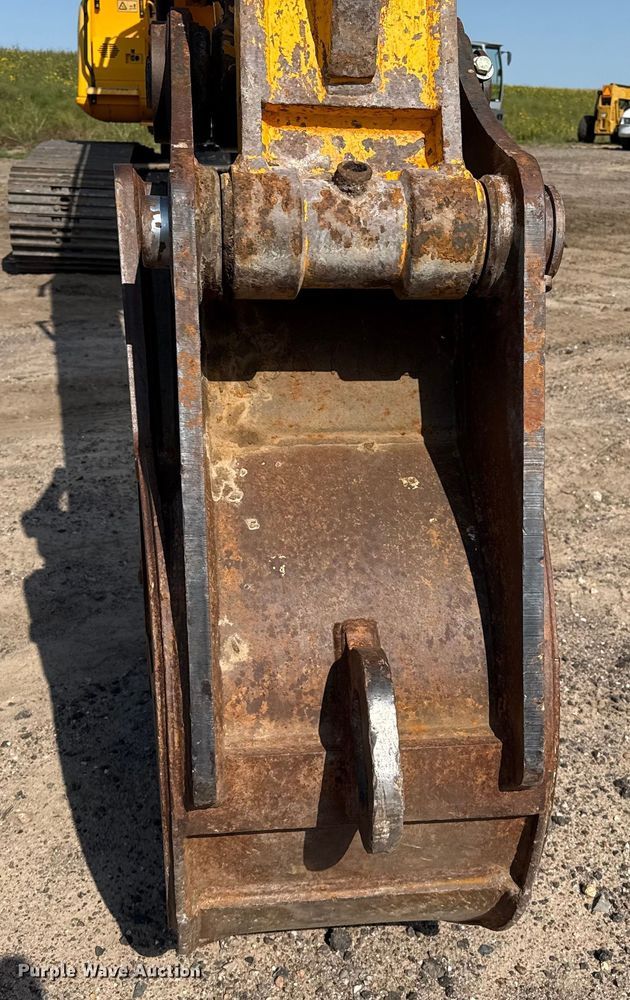 image for item EP0533 JCB JS220LC excavator