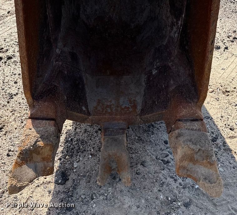 image for item EP0533 JCB JS220LC excavator