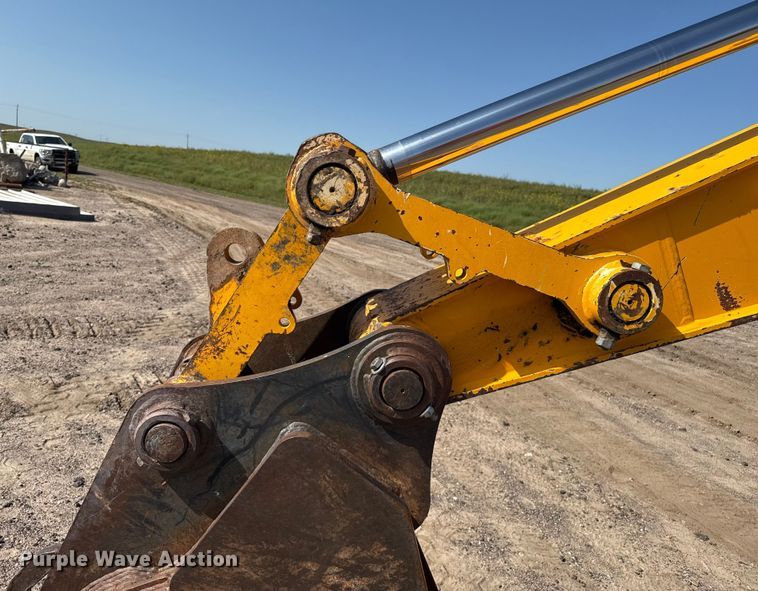 image for item EP0533 JCB JS220LC excavator