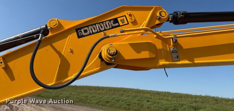 image for item EP0533 JCB JS220LC excavator