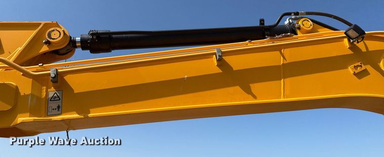 image for item EP0533 JCB JS220LC excavator