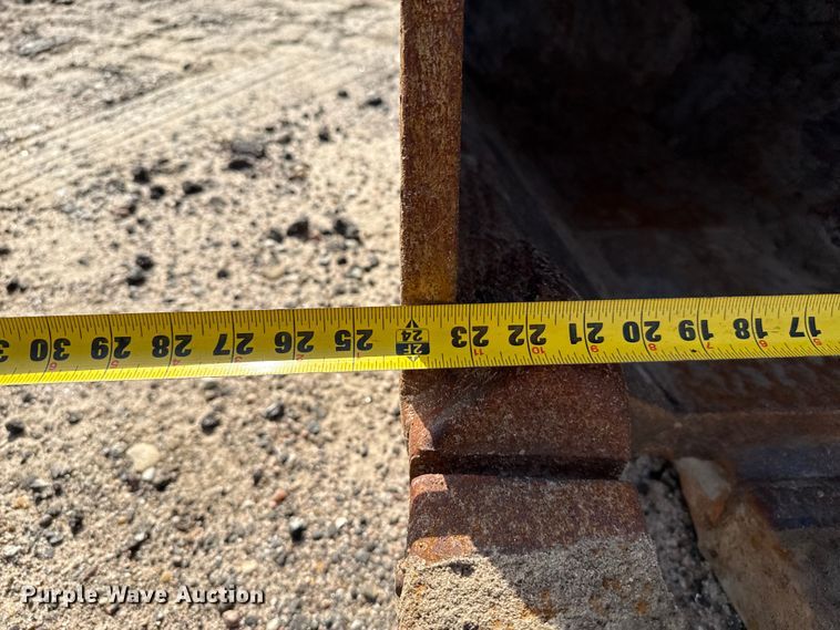 image for item EP0533 JCB JS220LC excavator