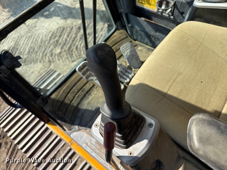 image for item EP0533 JCB JS220LC excavator