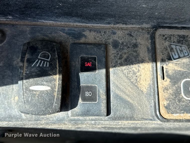 image for item EP0533 JCB JS220LC excavator