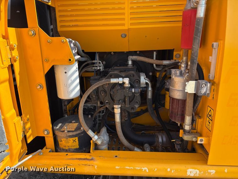 image for item EP0533 JCB JS220LC excavator