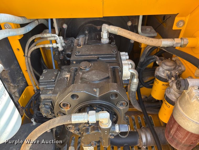 image for item EP0533 JCB JS220LC excavator