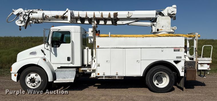 image for item EP0534 2003 Kenworth T300 digger derrick truck