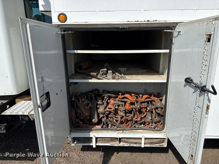 image for item EP0534 2003 Kenworth T300 digger derrick truck