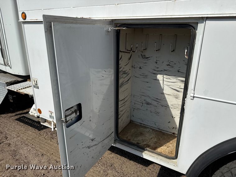 image for item EP0534 2003 Kenworth T300 digger derrick truck