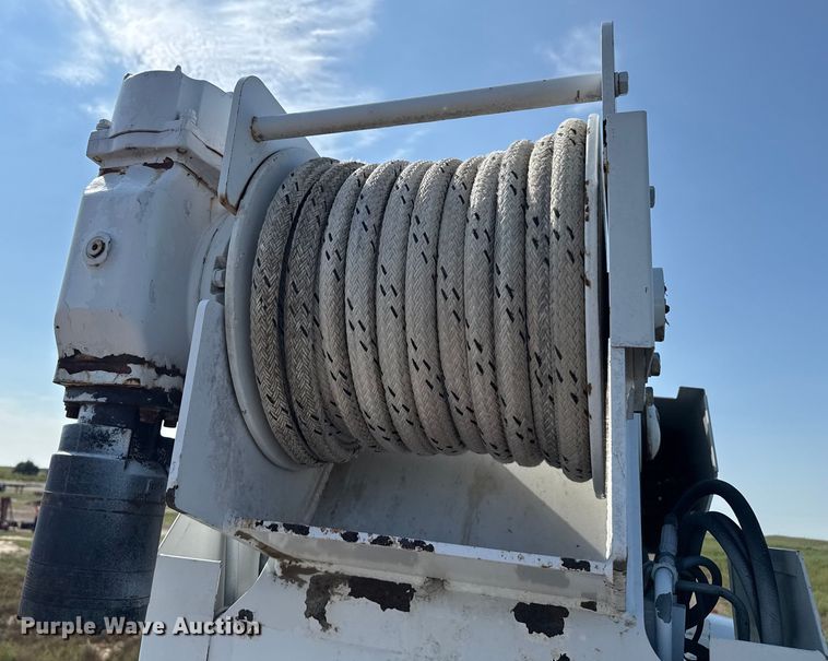 image for item EP0534 2003 Kenworth T300 digger derrick truck