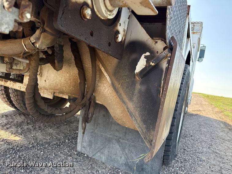 image for item EP0534 2003 Kenworth T300 digger derrick truck