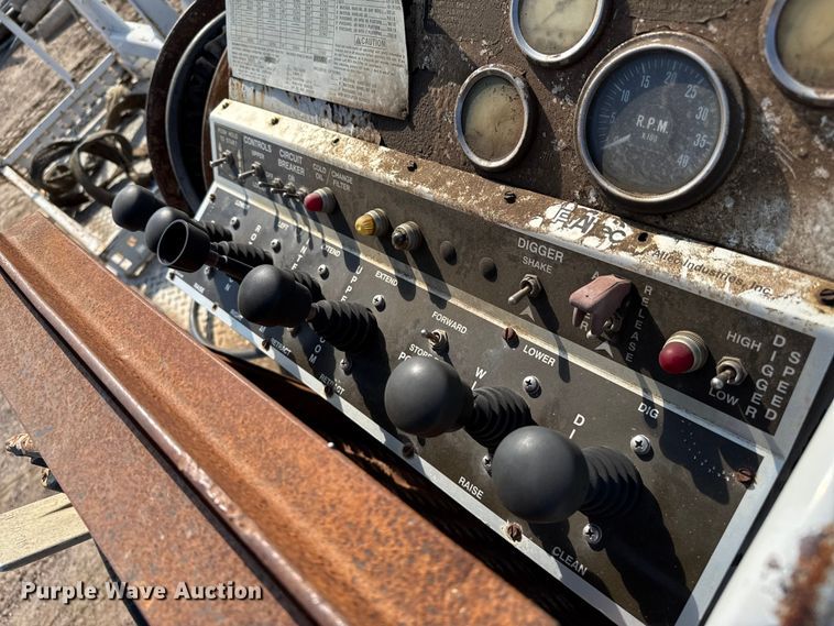 image for item EP0534 2003 Kenworth T300 digger derrick truck