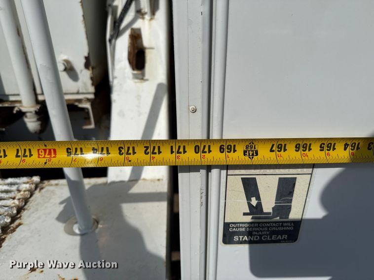 image for item EP0534 2003 Kenworth T300 digger derrick truck