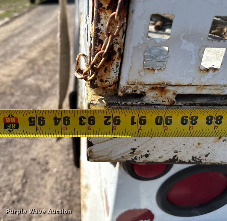 image for item EP0534 2003 Kenworth T300 digger derrick truck