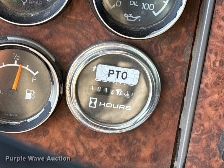 image for item EP0534 2003 Kenworth T300 digger derrick truck