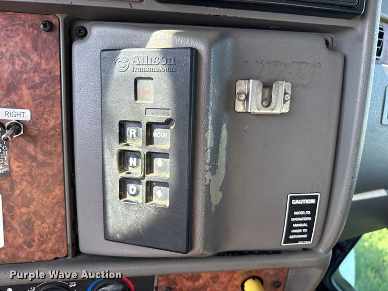 image for item EP0534 2003 Kenworth T300 digger derrick truck