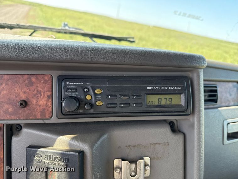 image for item EP0534 2003 Kenworth T300 digger derrick truck