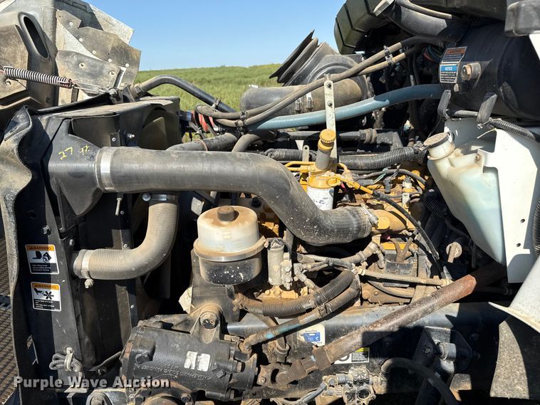 image for item EP0534 2003 Kenworth T300 digger derrick truck