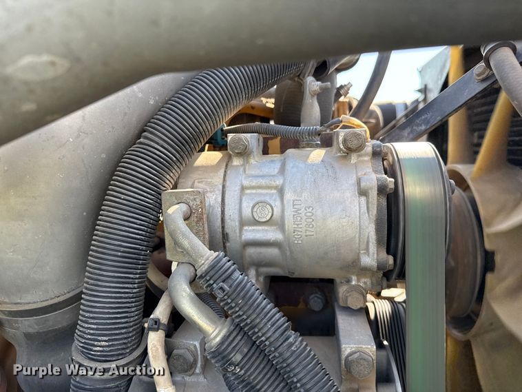 image for item EP0534 2003 Kenworth T300 digger derrick truck