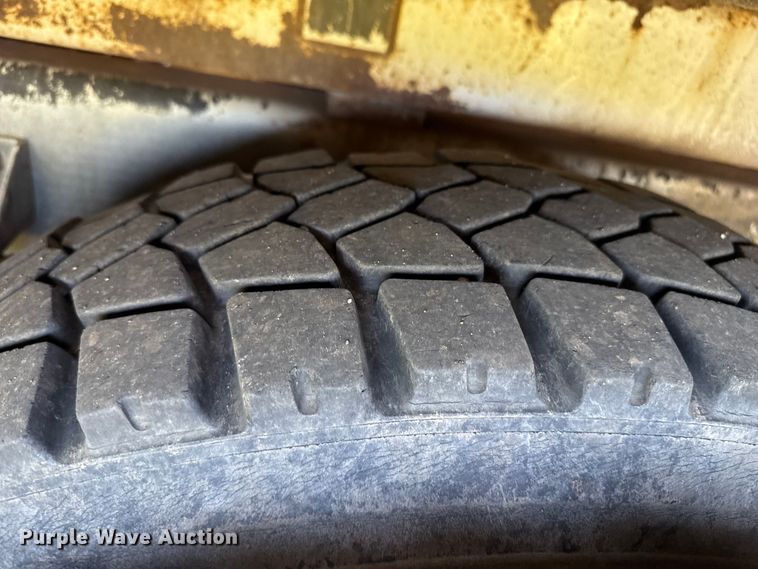 image for item EP0534 2003 Kenworth T300 digger derrick truck