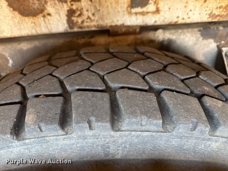 image for item EP0534 2003 Kenworth T300 digger derrick truck