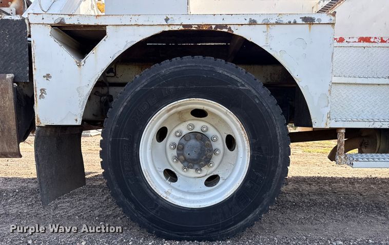 image for item EP0534 2003 Kenworth T300 digger derrick truck