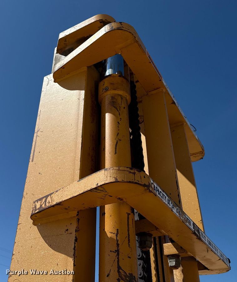 image for item EP0540 1997 Case 585E forklift