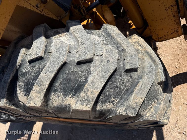 image for item EP0540 1997 Case 585E forklift