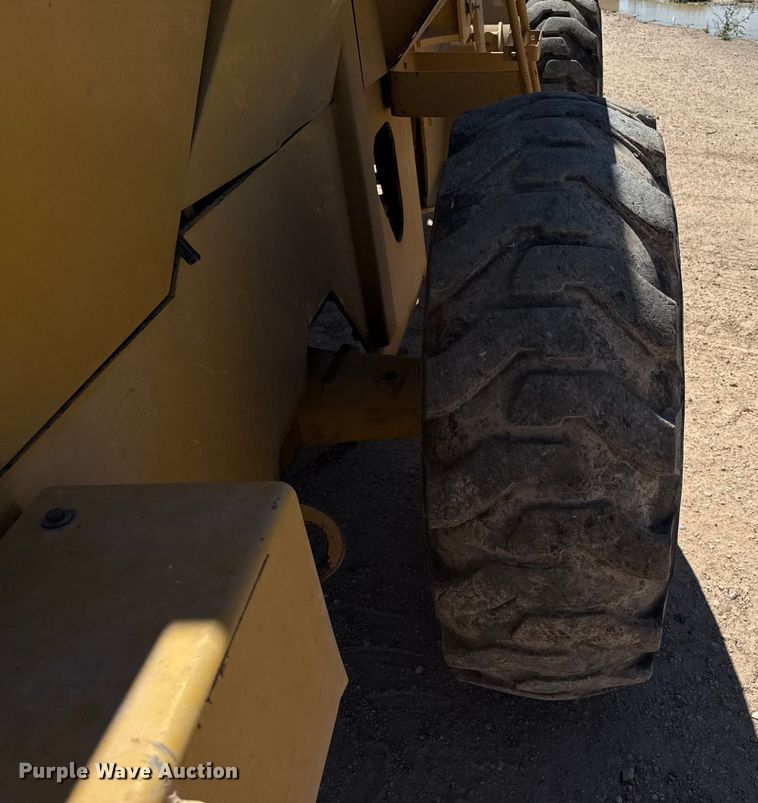 image for item EP0541 1998 Caterpillar 928G wheel loader