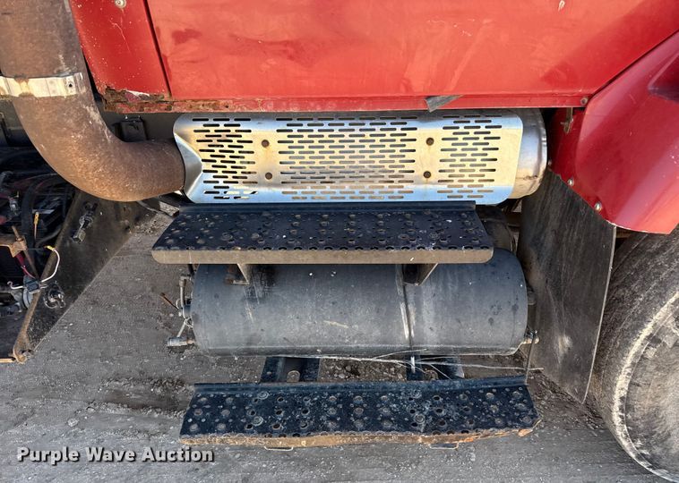 image for item EP0544 2004 International 7400 dump truck