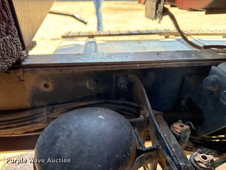 image for item EP0544 2004 International 7400 dump truck