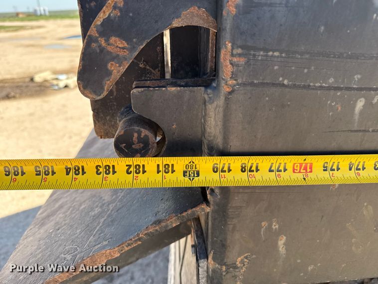 image for item EP0544 2004 International 7400 dump truck