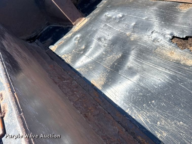 image for item EP0544 2004 International 7400 dump truck