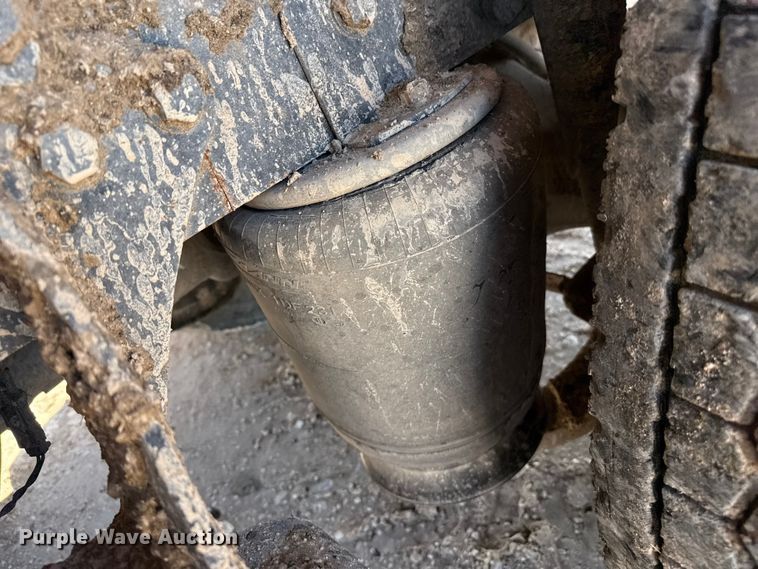 image for item EP0544 2004 International 7400 dump truck