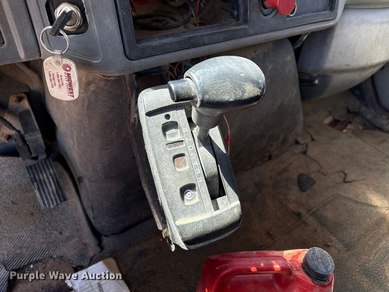 image for item EP0544 2004 International 7400 dump truck