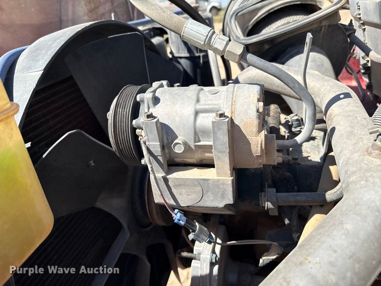 image for item EP0544 2004 International 7400 dump truck