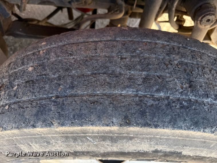 image for item EP0544 2004 International 7400 dump truck