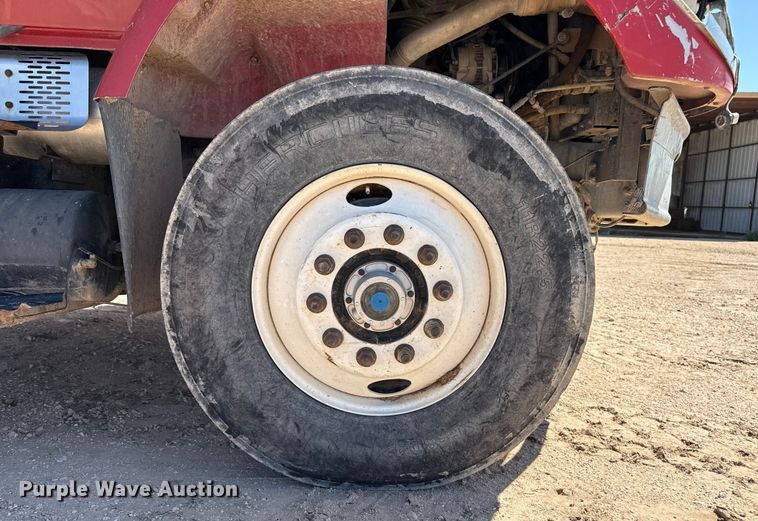 image for item EP0544 2004 International 7400 dump truck