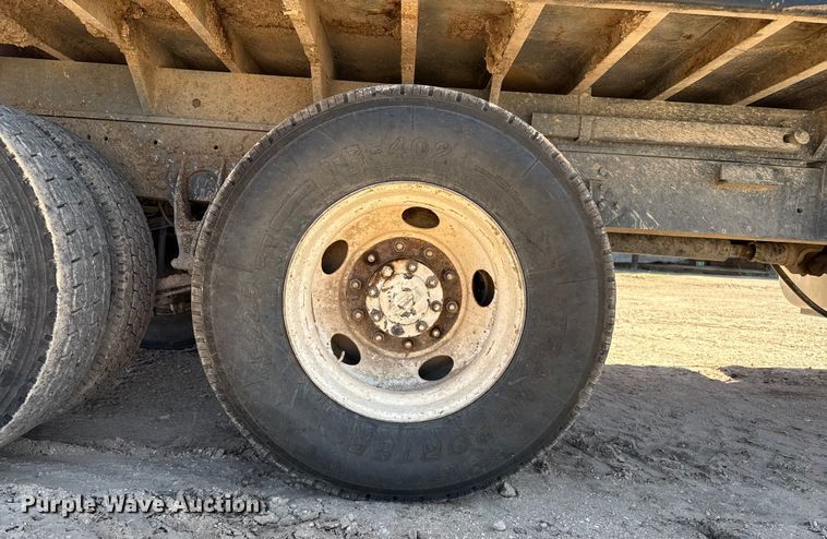 image for item EP0544 2004 International 7400 dump truck