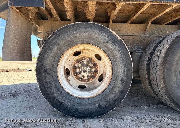 image for item EP0544 2004 International 7400 dump truck