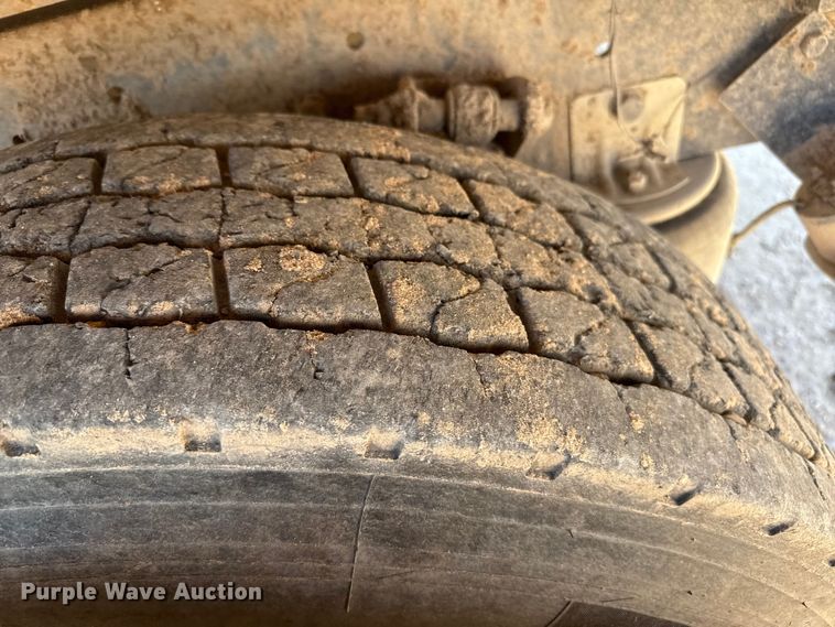 image for item EP0544 2004 International 7400 dump truck