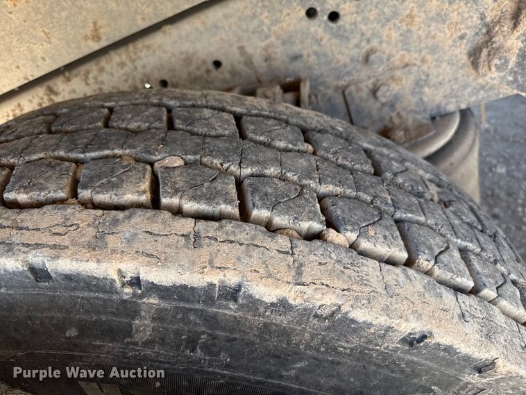 image for item EP0544 2004 International 7400 dump truck