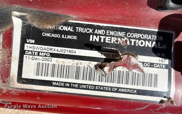 image for item EP0544 2004 International 7400 dump truck