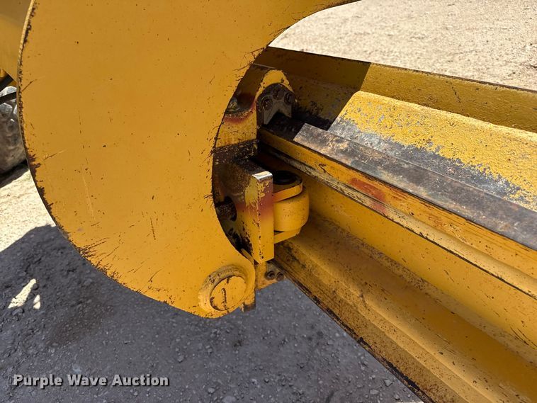 image for item EP0552 1999 John Deere 772CH motor grader