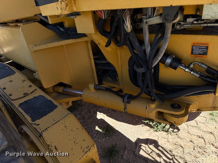 image for item EP0552 1999 John Deere 772CH motor grader