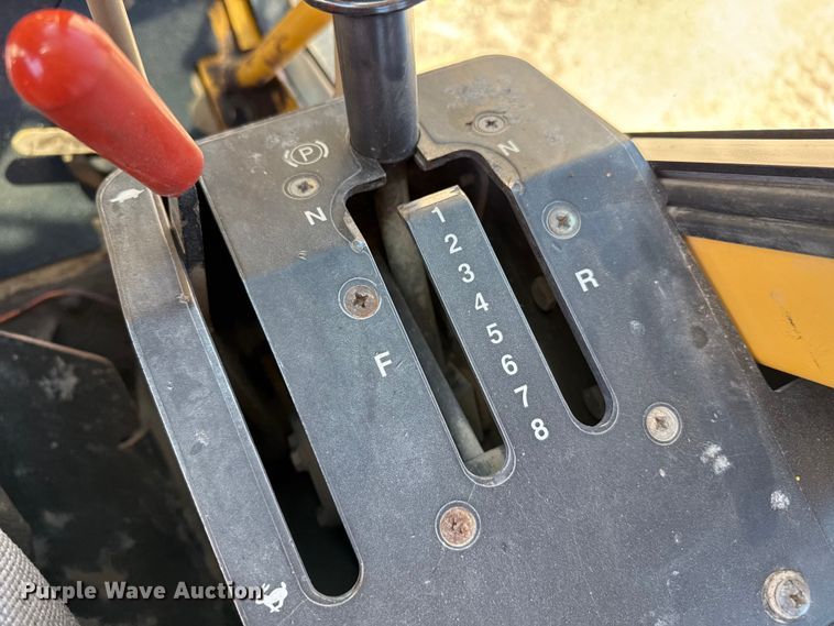 image for item EP0552 1999 John Deere 772CH motor grader