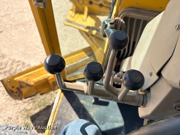 image for item EP0552 1999 John Deere 772CH motor grader